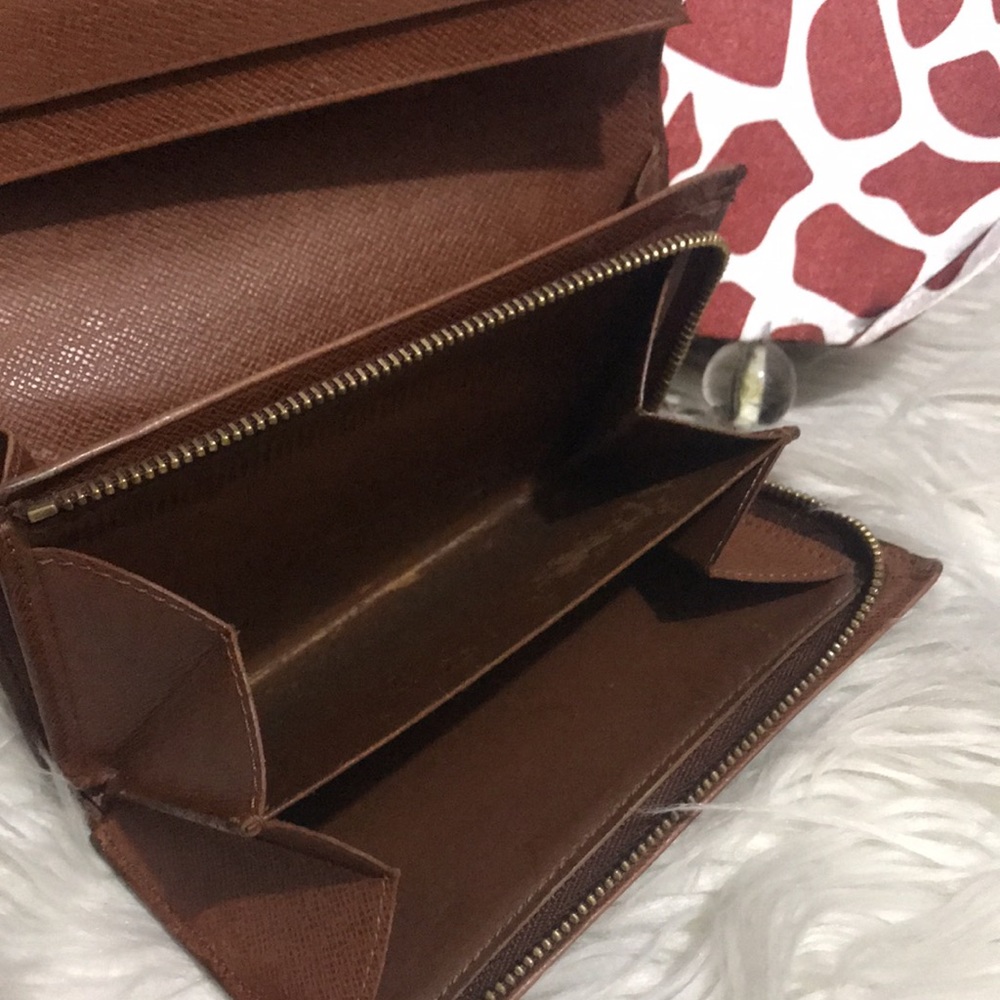🚨SOLD🚨Authentic Louis Vuitton Monogram Tresor - Picture 8 of 16